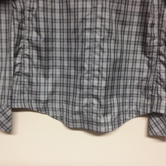 ⬇️ Nau Lightbeam water repellant recycled poly shirt/jacket - Picture 13 of 14